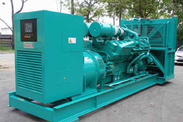 本溪柴油发电机组电压不稳定怎样维修？